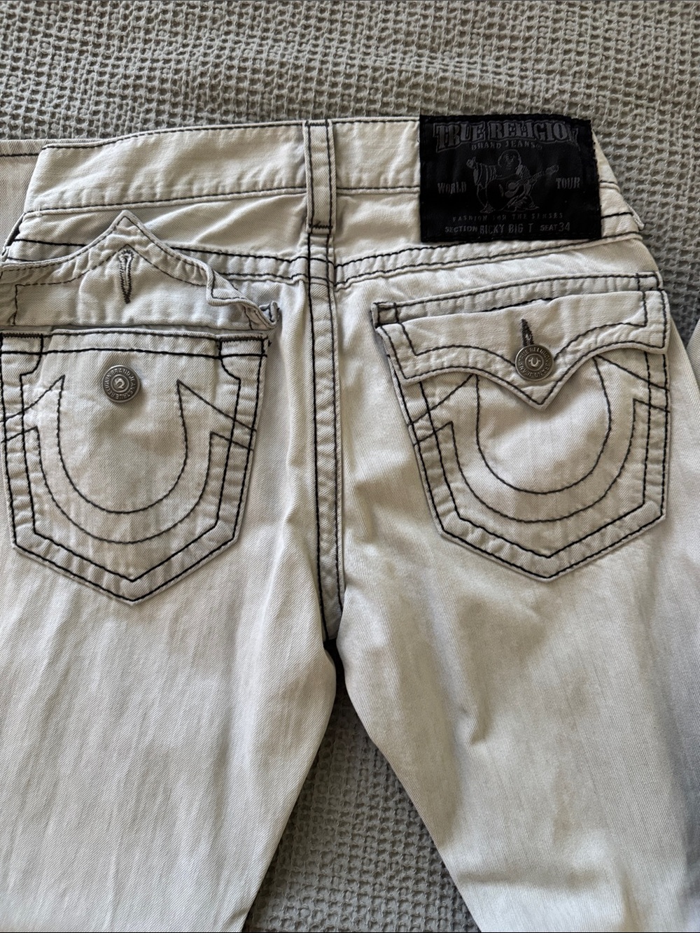 Men’s Vintage True Religion Jeans - Picture 3 of 3